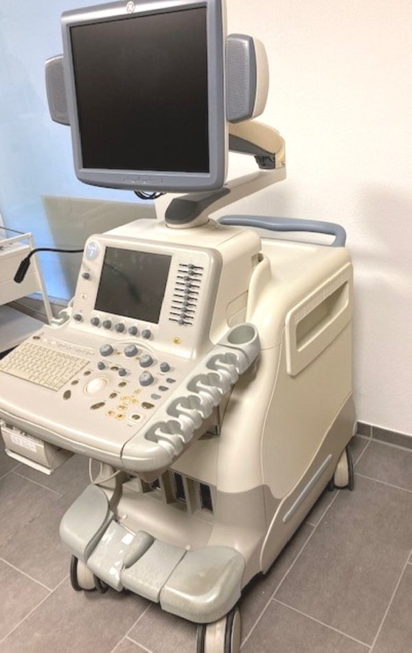 Ultrasound GE Logiq 7 with 4 Probes