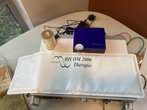 BICOM 2000 Bioresonanzgerät mit reichlichem Zubehör