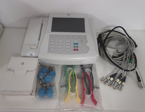 ECG MAC 800 with ECG Cable and accessories